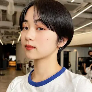 ショート レイヤー/ショート透 明感カラー/西田祐賀のヘアスタイル