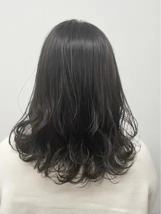セミロング 小林 愛花のヘアスタイル