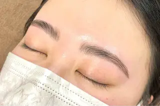 アイブロウ ナリタ モモカのマツエク・マツパデザイン