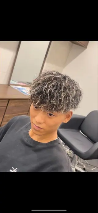 カラー パーマ メンズ メンズパーマ特化 美容師kouyaのヘアスタイル