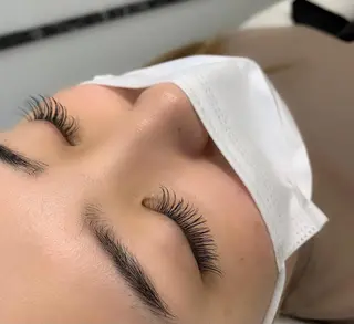 マツエク・マツパ 《eyenail M 》tsubakiの眉毛・アイブロウイメージ