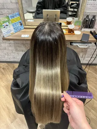 ロング カラー 近藤 七海／箕面／艶カラーのヘアスタイル