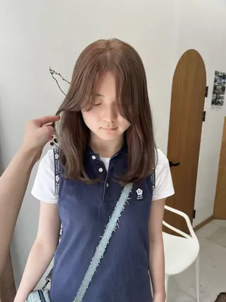 ミディアム カラー ヘアアレンジ esu 心斎橋店所属・ena/ブリーチなし 心斎橋・ベージュ🎀のヘアスタイル