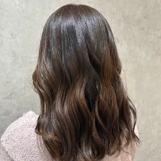 ミディアム カラー 小島 姫奈里のヘアスタイル