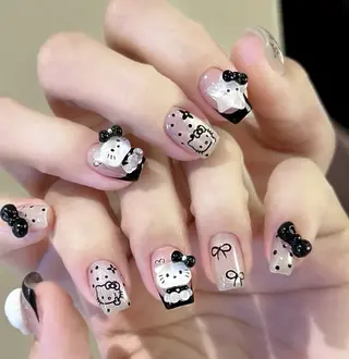 ネイル Miu Miu 🎀 Nailのネイルデザイン