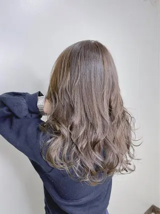 セミロング 透明感カラー🫧＆ レイヤー🕊古川のヘアスタイル