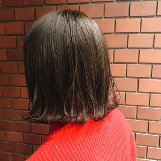 ミディアム カラー イヌイ フウコのヘアスタイル