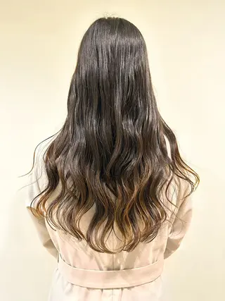 ロング パーマ AQICE所属・成海 ありさのヘアスタイル