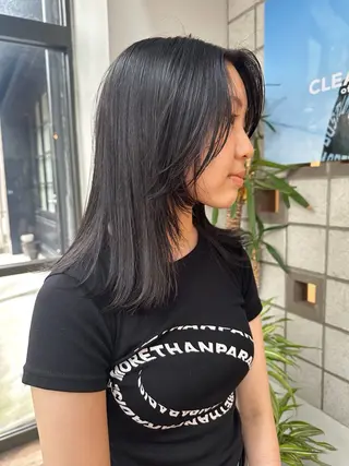 セミロング パーマ 塩澤 榛奈のヘアスタイル