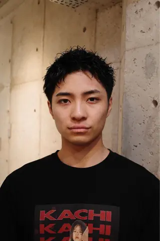 ショート パーマ メンズ 宮崎 恵多のヘアスタイル