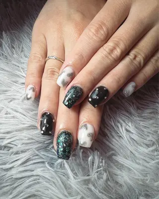 ネイル シェヌネイル JURAのネイルデザイン