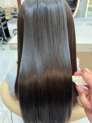 ロング カラー 岡田準希/韓国/透明 感カラー/美髪矯正のヘアスタイル