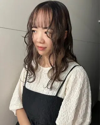 セミロング カラー eim AYUKAのヘアスタイル
