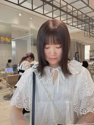 ミディアム カラー 髙橋一哉　ブリーチ/ ベージュカラーのヘアスタイル