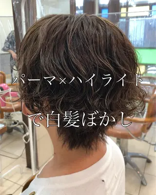 ショート カラー ヘアアレンジ 白髪ぼかし脱白髪染め 大塚綾のヘアスタイル
