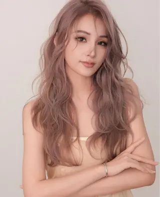 ロング ARMONY秋山輝也 コテ巻き風パーマ特化のヘアスタイル