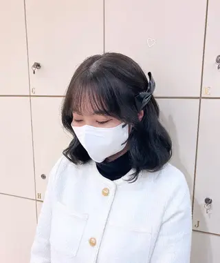 ミディアム カラー ヘアアレンジ 前髪/顔周り/透明感 艶カラーとどさんのヘアスタイル