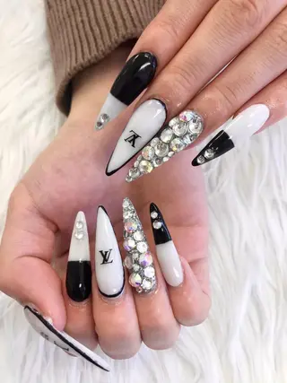 ネイル MADIA藤沢所属・MADIA MEGUのネイルデザイン