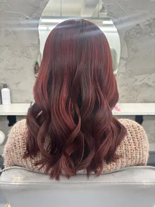 セミロング カラー 腰越 麻奈のヘアスタイル