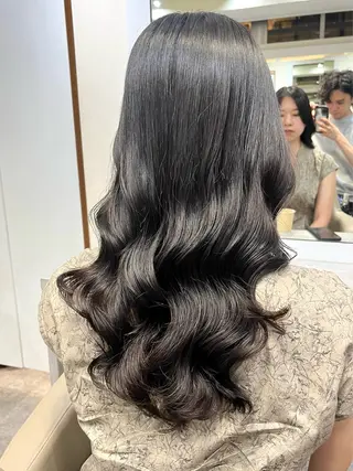 ロング パーマ 波巻きウェーブ 韓国風パーマ 纐纈のヘアスタイル