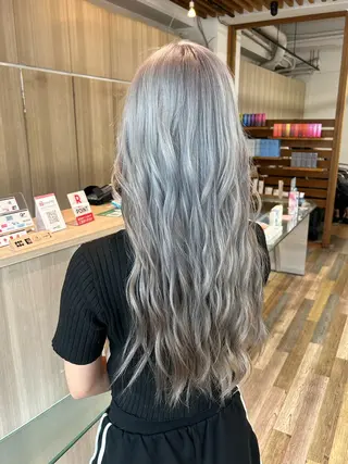 ロング 志賀　輝/ハイライト /縮毛矯正/髪質改善のヘアスタイル
