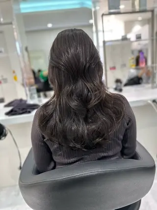 ロング カラー 赤み消し🌿 透明感カラー🫧のヘアスタイル