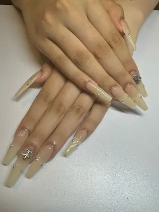 ネイル 濱岡 咲のネイルデザイン