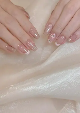 ネイル RAFFINE 月🦋🩵のネイルデザイン