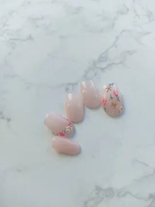 ネイル douceknail所属・本厚木南口 徒歩3分のネイルデザイン