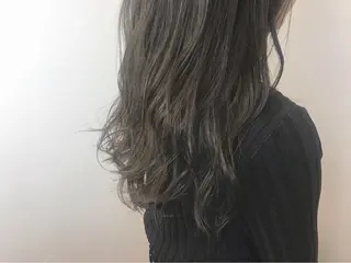 ロング カラー 【Uneユヌ】菊地 春那のヘアスタイル