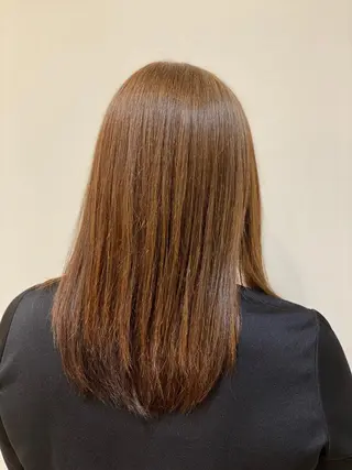 ミディアム パーマ Linda　Hiro所属・坂下 麻梨奈のヘアスタイル