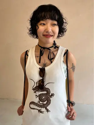 ミディアム パーマ iru所属・mi kiのヘアスタイル