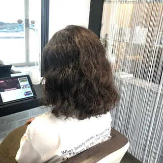 ミディアム 若泉 真梨のヘアスタイル