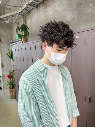 パーマ メンズ フェザーパーマ/ 山口大輝のヘアスタイル