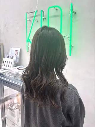 ロング カラー 谷井 実結樹のヘアスタイル