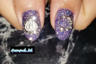 ミディアム ネイル クロキ 。のネイルデザイン