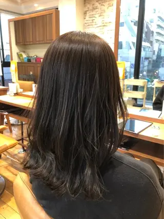 ロング カラー 山本　恵 (やまもと  けい)のヘアスタイル