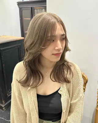 セミロング カラー REAL 心斎橋所属・ブリーチ/ベージュ /ピンク🦋ナツミのヘアスタイル