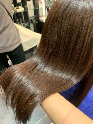 セミロング 艶髪/白髪ぼかし ヘッドスパ/大野結菜のヘアスタイル