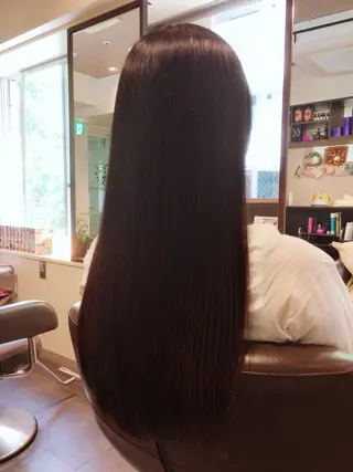 ロング 鞠 秀明のヘアスタイル