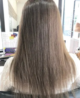 セミロング GISELAジゼラ所属・手塚 亮汰のヘアスタイル