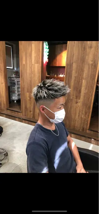 カラー Shimazaki Yojiのヘアスタイル