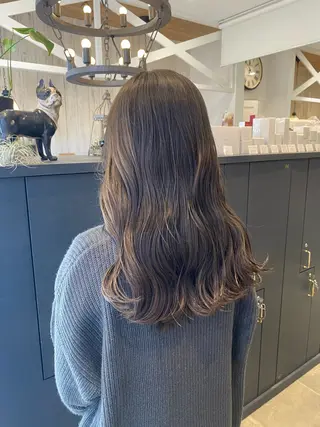 ロング カラー 柴田 枝利子のヘアスタイル