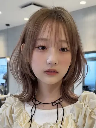 カラー ミディアム Lond Mirrorのヘアスタイル