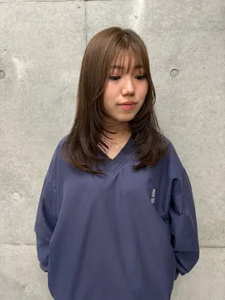 セミロング カラー 菊地 柚乃のヘアスタイル