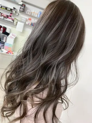 ロング 🥇近藤 恭輔🥇 Recharme新保のヘアスタイル