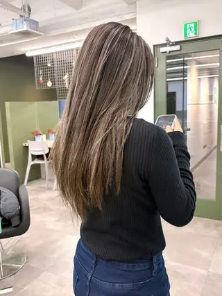 ロング Ⓜ︎iyu🌊/ハイ ライト/海外風カラーのヘアスタイル