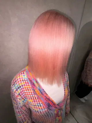 ミディアム カラー がわ/推し髪 /ブリーチカラーのヘアスタイル