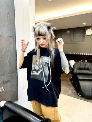 セミロング ハイトーン/レイヤー /ウルフ⭐️永田⭐️のヘアスタイル