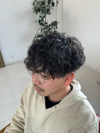 ショート パーマ メンズ Salon de Qualia(サロンドクオリア)所属・杉下　涼/ハイトーン /髪質改善/パーマのヘアスタイル